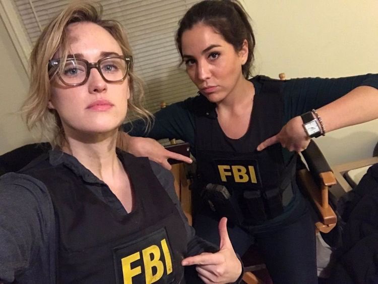 BORIS_074's tweet photo. Silêncio que o pessoal está descobrindo a série de 2015 e eu tô levando hate por ter dado um spoiler da primeira temporada☠️ https://t.co/O6HnPDZgzR