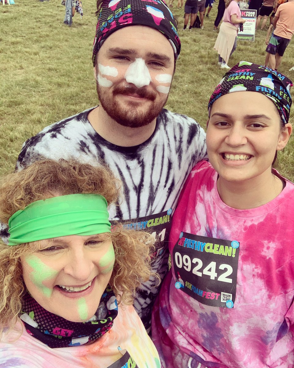 VacenTaylor's tweet photo. And today we did the 5km foam festival. So much FUN! And finished the day off with a Byron Bay beer and nachos🤪 #5kfoamfest #exercise #health #MakeAWish https://t.co/IE9fbBe76b