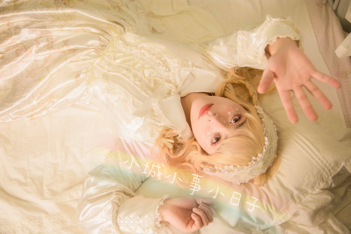 今年第一套也是最后一套正片，好久不穿小裙子还是挺新奇的😜 #lolita #女装 ＃白丝 ＃伪娘