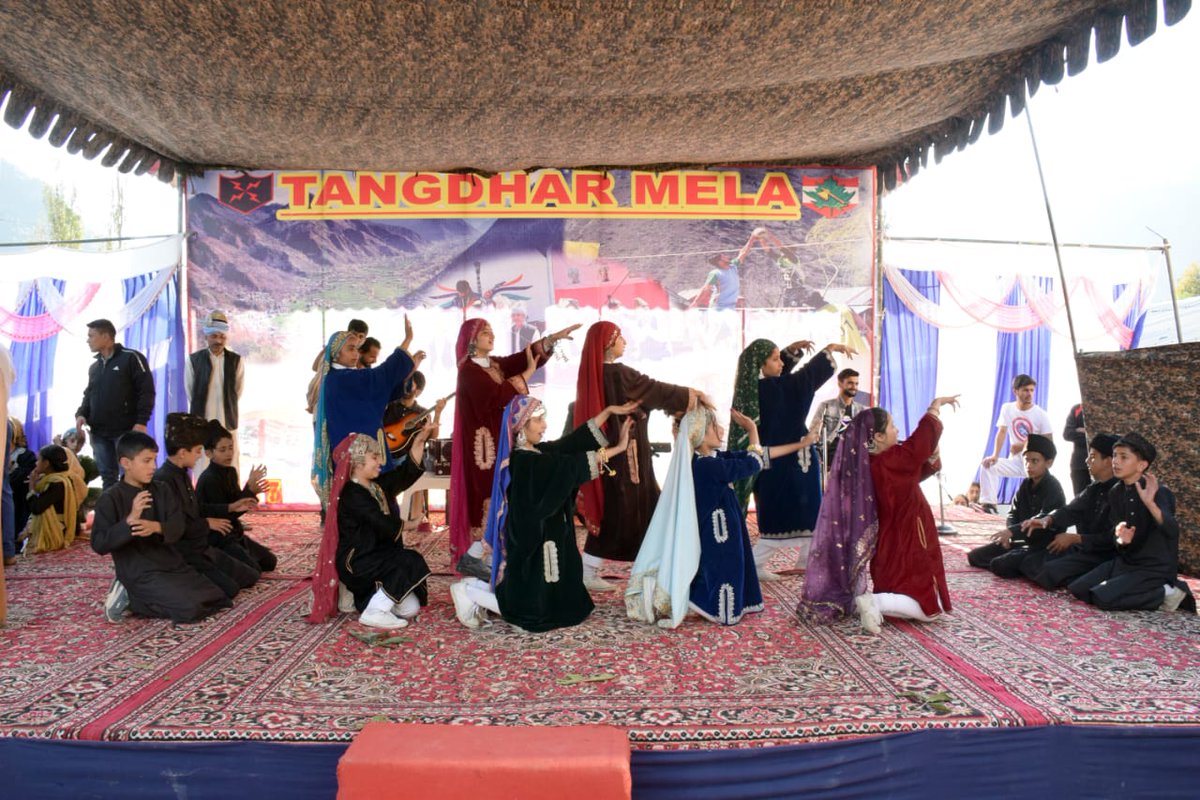 Khurshe05465049's tweet photo. #CulturalEventsofKupwara
#CulturalEvents
#CulturalProgram
#Culture #CLX #06DEC22KT https://t.co/QpkwncxpAH