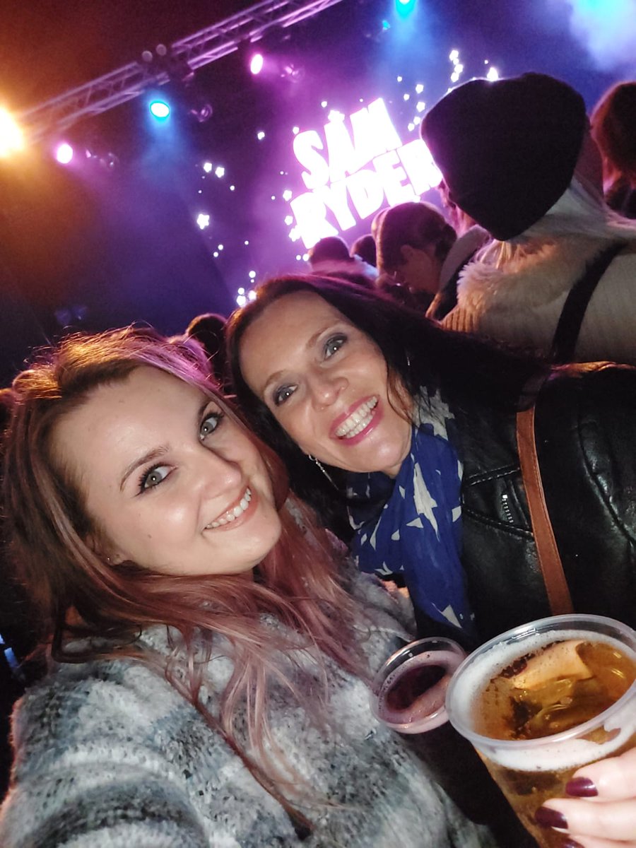 DuffillMontague's tweet photo. Last night's gig in Nottm was absolutely amazing. So incredibly happy I got to see Sam sing live. His vocals are just stunning.💛💛 Bit disappointed he didn't sing  Jaja Ding Dong though....😉😆
@SamRyderMusic 
#SamRyderAlbumOutNow https://t.co/v7MJ6R62IO