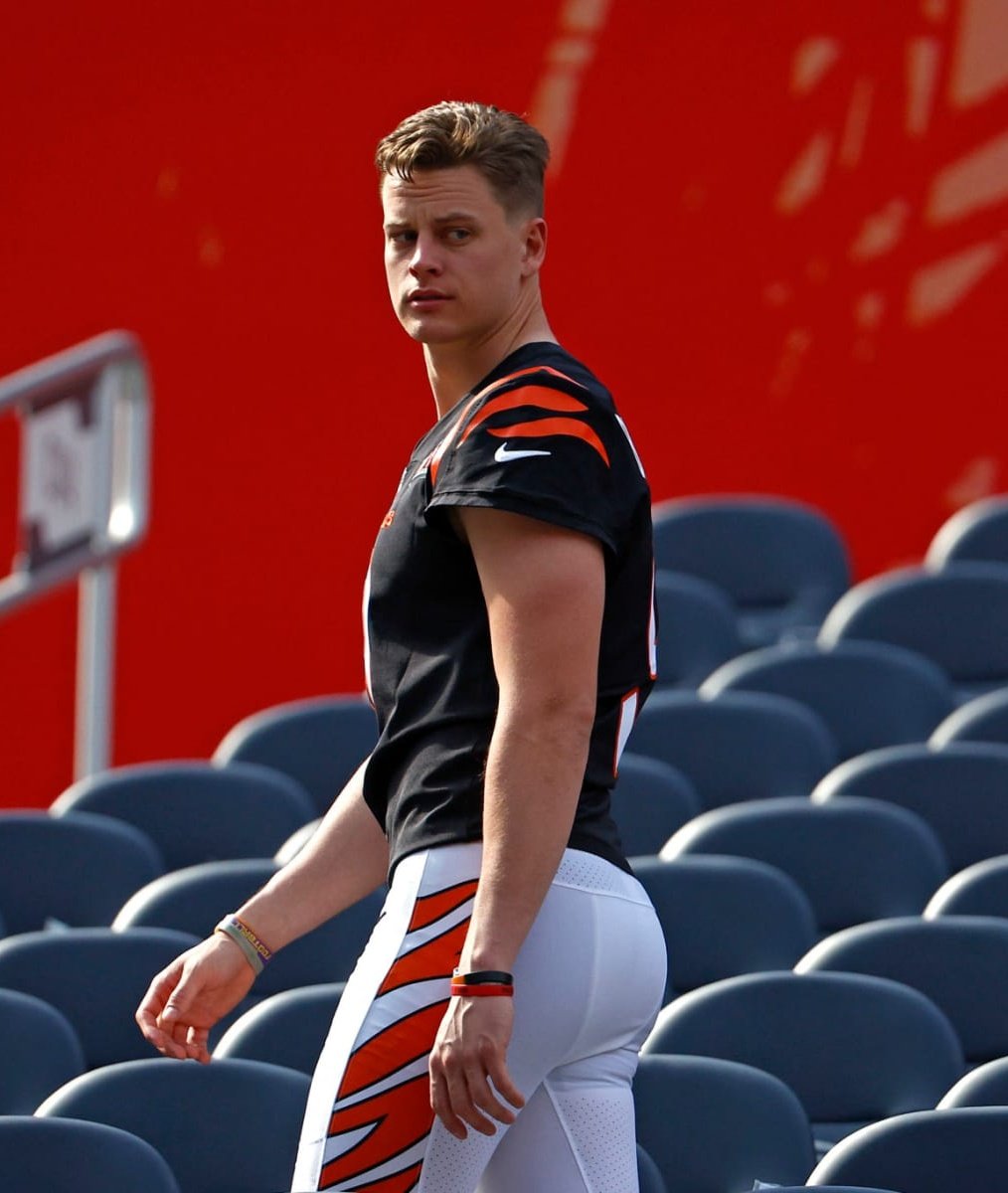 Happy 26th Birthday Joe Burrow! 👑 #ThatsMyQB