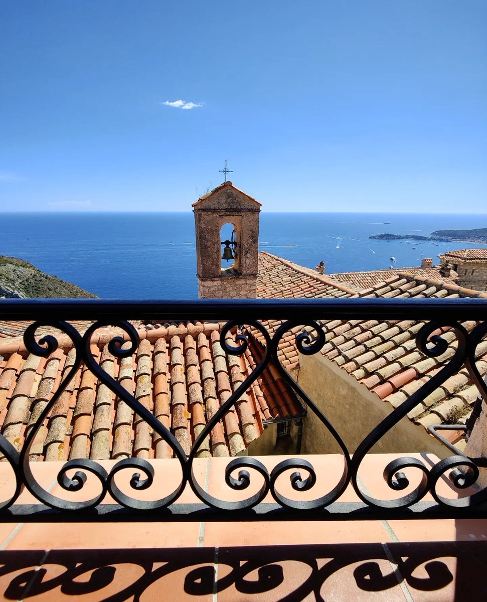 EtwTerp's tweet photo. Les volutes ézasques...
Le nid d'Aigle, Eze Village
19 août 2022
#mathartist #maths #mathpics #volute #spirale #eze #leniddaigle #alpesmaritimes
🔶 RV sur Instagram 🔶
📸🖍️MATHS_ARTIST✏️🎨https://t.co/huEfGDn1N8… https://t.co/dfn4mXbJgR