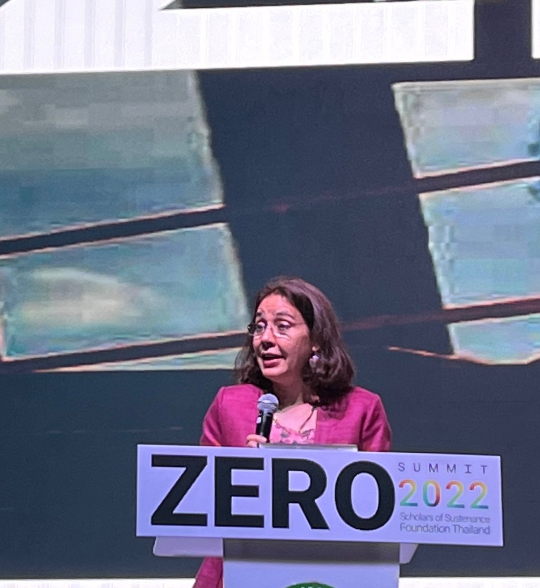 SabharwalGita's tweet photo. Thank you @nantaporn_thira for inviting me to #ZeroSummit2022.
Redefining how #food gets distributed not only helps #EndHunger & put good nutrition into the hands of those who need it most.
It’s also key to tackling #FoodWaste, a major contributor of CO2.
#SDGsYouthPanel https://t.co/6o7TqBBGv0