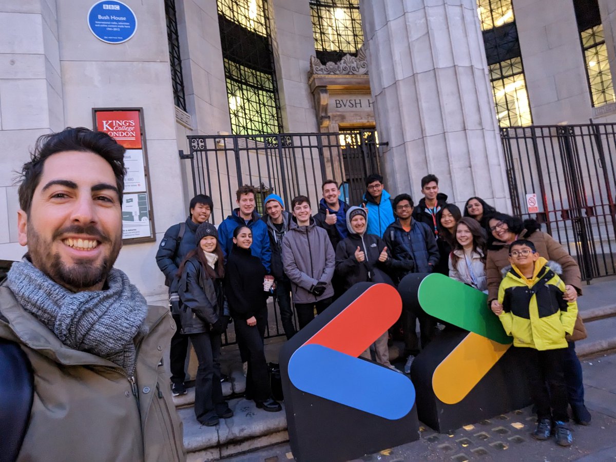 Getting ready for #DevFestLondon with <a href="/gdg_london/">GDG London</a> &amp; <a href="/GDGCloud/">GDG Cloud</a> at King's College London🙌 

The #DevFest team is ready to welcome the attendees.