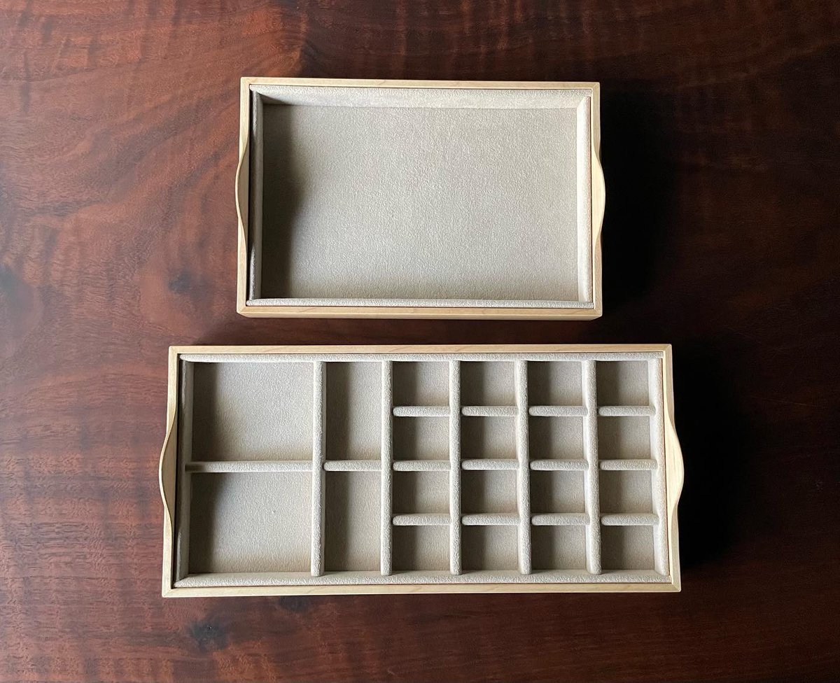 CaseKoma's tweet photo. ジュエリーケース仕様に仕立てた引出しとトレー。亀井

#handmade #woodworks #KOMA     #時計ケース　#高級時計ケース　#腕時計ケース　#時計ケース高級　#プレゼント　#ギフト　#gift #ジュエリーケース　#jewelrycase #ウォールナット　#walnut #黒柿　#黒檀　#ローズウッド　#神代木　#神代タモ https://t.co/0aTPyC65ar