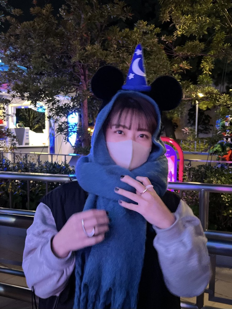 ____mayu21____'s tweet photo. マフラーでバラクラバ風にする巻き方が可愛い🧣 https://t.co/8D75Bp0zXF