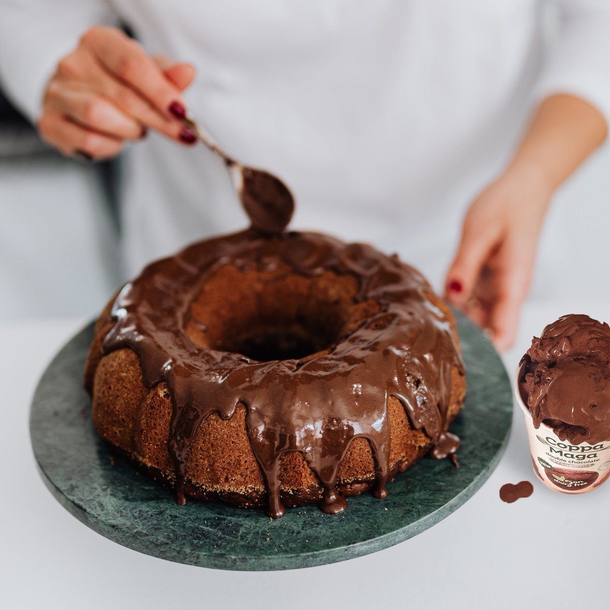 Weekends are for relaxation and indulgence like this one🍫🥄