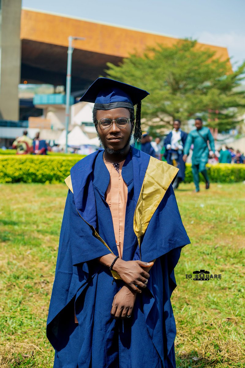 BadsodMedia's tweet photo. Glory be to God, GOD DID!!! 

Alhamdulilah! Congratulations to me! The degree is finally bagged!!!

BACHELOR OF SCIENCE, POLITICAL SCIENCE, OAU (Ife).
2.1
#OAUconvocation #GreatIfe #gratitude https://t.co/YFWNWKeOtT