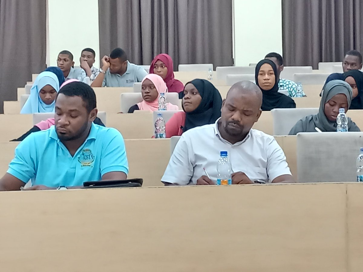 Diwani7Dr's tweet photo. It was an incredible honor to be part of  the launch of Geospatial organisation lead by @StateSuza @Tanzania_RA Graduates, "RA effect". This is maturity stage. @wastexlab @undptz @GeoICT4e @NyandaPN @aboudjumbe https://t.co/IuQPM5NGvS