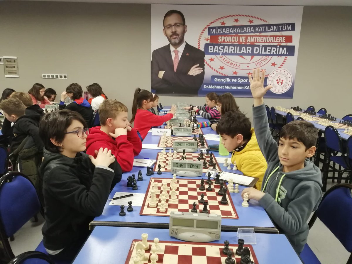 GSB_Konya's tweet photo. Satranç salonumuzda düzenlenen Küçükler ve Yıldızlar Satranç İl Birinciliği müsabakalarında ilk hamleler yapıldı.@kasapoglu @gencliksporbak https://t.co/QSC6JwT73r