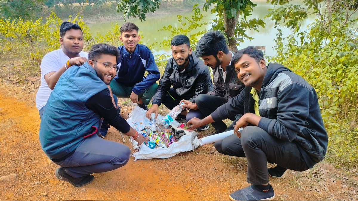 SheikhHamidRza's tweet photo. NSS Regular Activity by volunteers of pharmacy department.
@nssggcuCG @NSSRDBhopal @_NSSIndia @askabir_ @pankajsinghips @ianuragthakur @ConnectingNss @NssChhattisgarh @YASMinistry @ianuragthakur @chakrawalalok @NssChhattisgarh @GovernorCG @Nyksindia @ggv_smc @PMOIndia @BandiSam https://t.co/aTwHfA7SFG