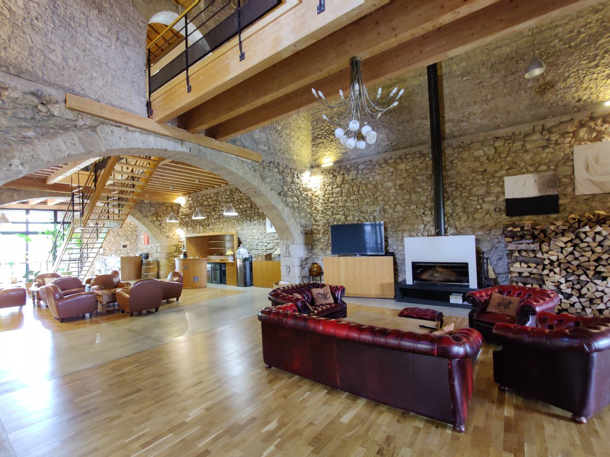 SifexChateaux's tweet photo. #Historic #coachinginn #forsale. 18thC property is now run as B&B & gite business potential to expand to include #restaurant or #eventsvenue. #Pool. 30 mins to Narbonne or Beziers
€1499000
https://t.co/PpTBtZY1Y5
Property Ref: X3-BVI63459 https://t.co/JMeaLrqAMk