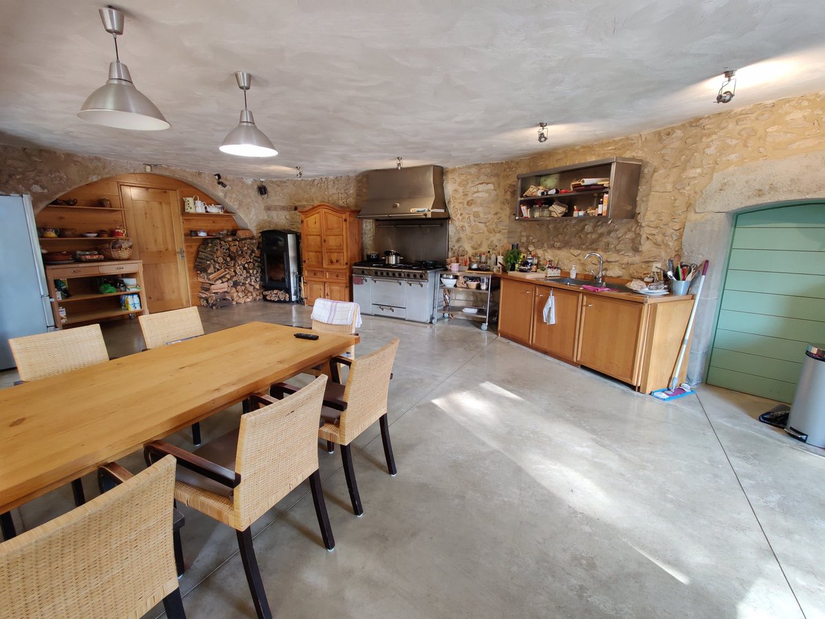 SifexChateaux's tweet photo. #Historic #coachinginn #forsale. 18thC property is now run as B&B & gite business potential to expand to include #restaurant or #eventsvenue. #Pool. 30 mins to Narbonne or Beziers
€1499000
https://t.co/PpTBtZY1Y5
Property Ref: X3-BVI63459 https://t.co/JMeaLrqAMk