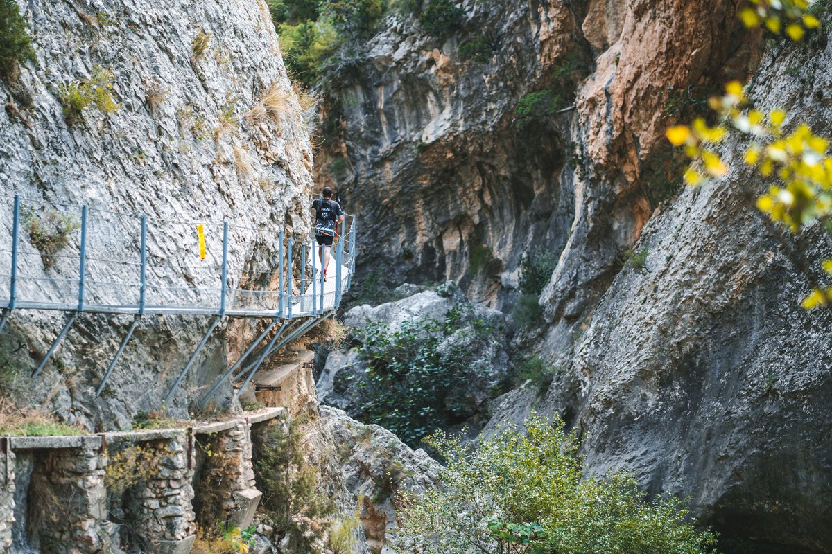 El invierno ha llegado a Alquézar ❄️❄️

Alquézar y la #SierradeGuara te sorprenderán.

@josemiguelmunoze

#GuaraTeEnamora