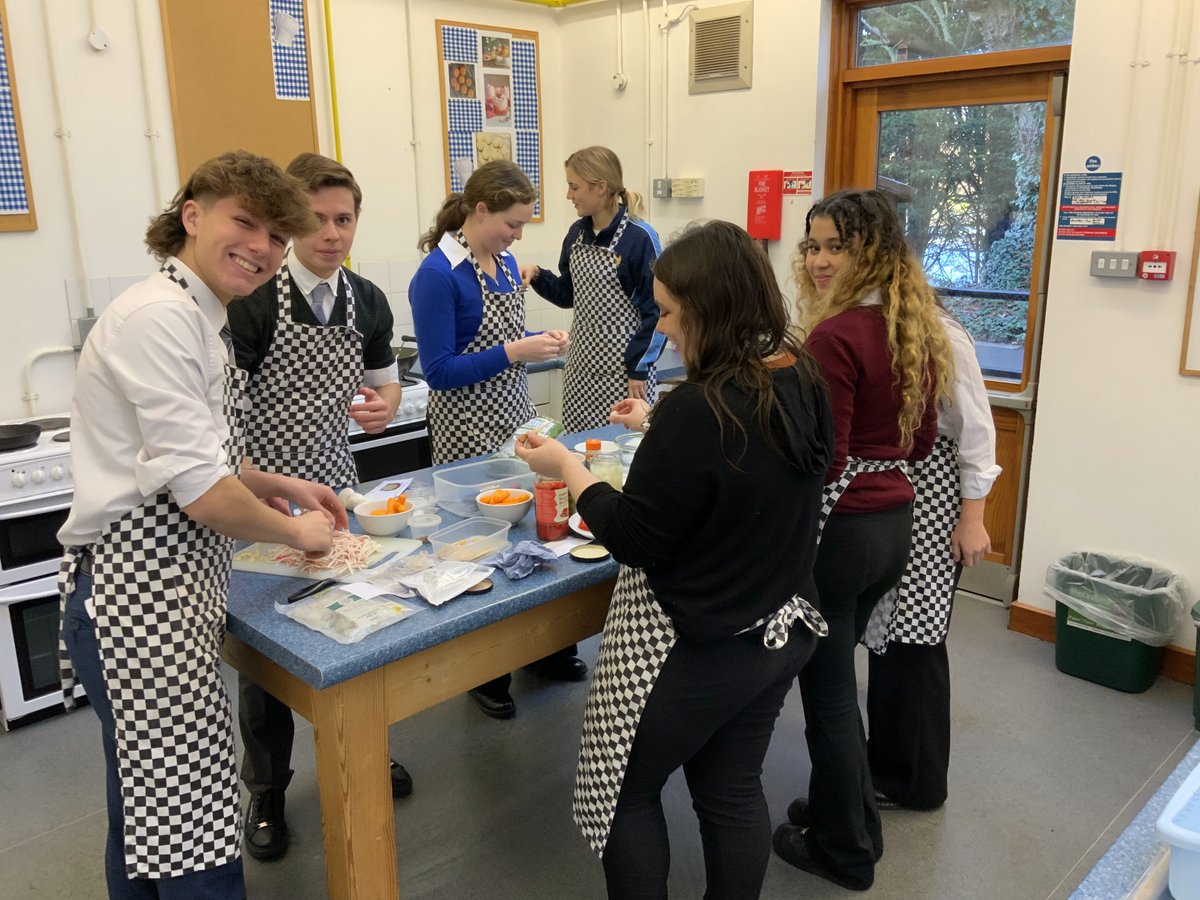 Leys School MFL Dept tweet media