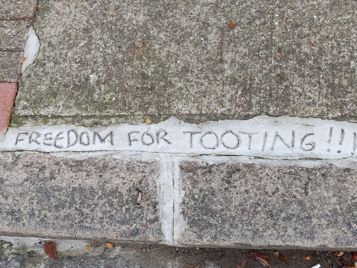 tootingrastacc's tweet photo. #tooting #Rasta #cycleclub
it's a frosty morning for the #tootingpopularfront
' #freedomfortooting '
#peace , #love and #powertothepeople
โค๏ธ๐๐ https://t.co/C6fWauclI8