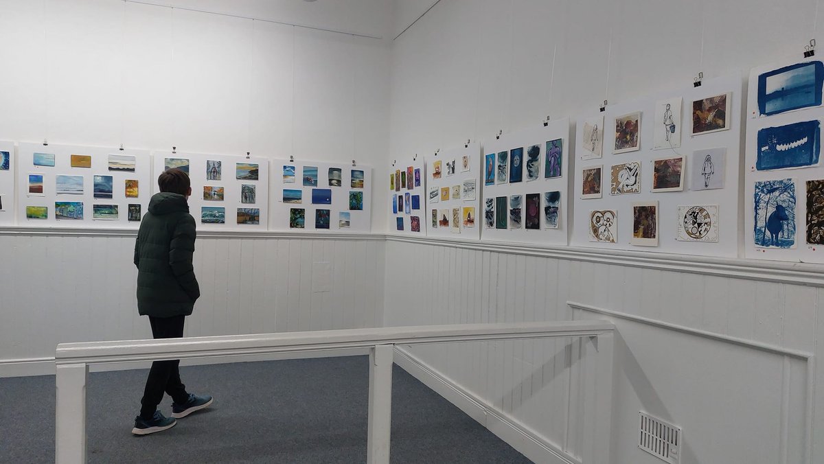 Another chance to view this year's postcard show!  Open today in the courthouse from 3-8pm

#KAVA #kinvara #giftofart #xmasgift #postcardart #irisharts