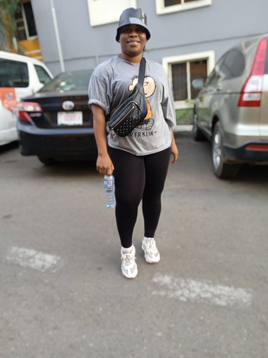 lyndaline100's tweet photo. #Workoutsaturday https://t.co/ZsuLKdZvGl