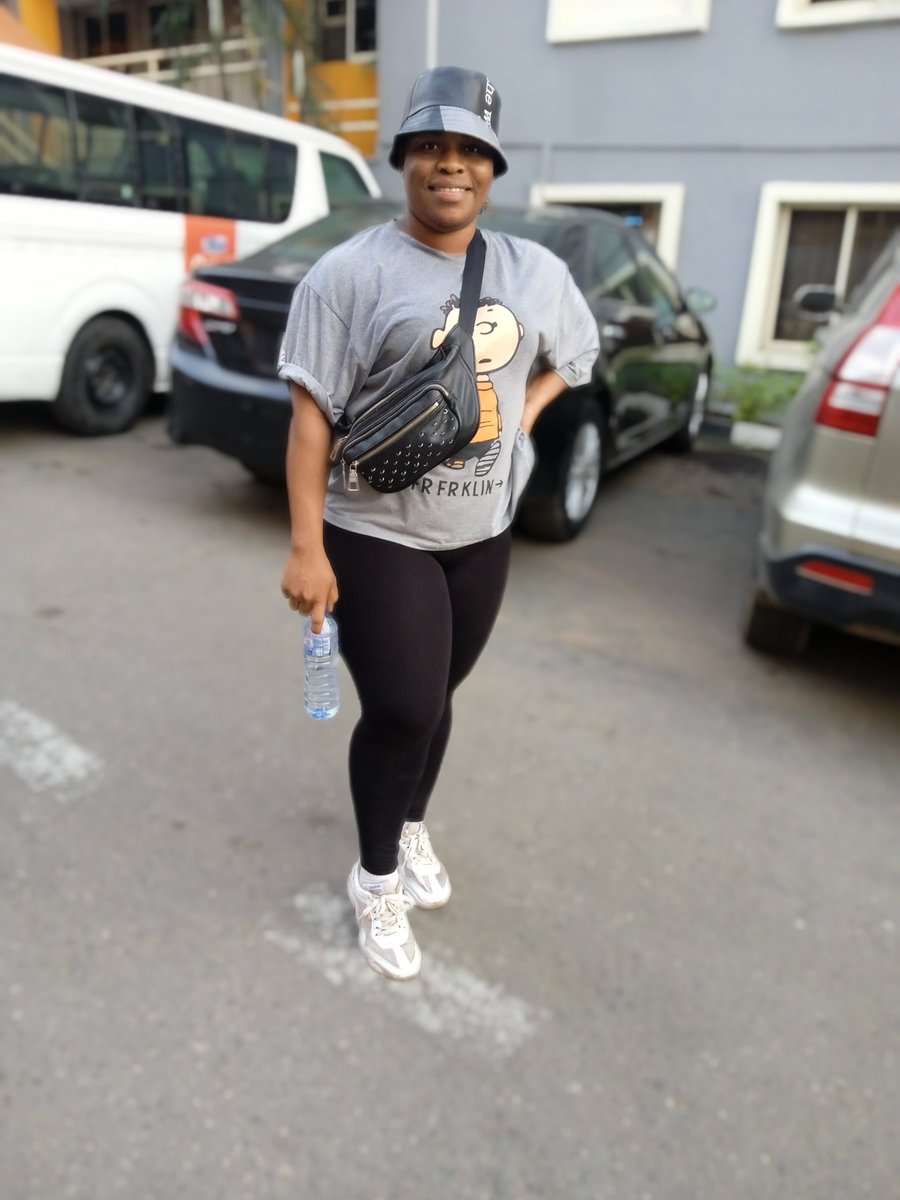 lyndaline100's tweet photo. #Workoutsaturday https://t.co/ZsuLKdZvGl