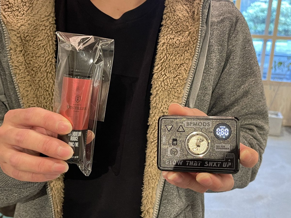 vapestore_blu's tweet photo. ビルドして宣言通りの抵抗値でお好きなリキッドプレゼント🎁
本日2人目の成功者が😍🎊👏
宣言通りの『0.60Ω』出ました🙌おめでとうございましたーっ😊🎉
まだまだ挑戦者お待ちしております💪🔥
#ビルドチャレンジ #ビルド #vape #vapestoreblu https://t.co/asX99IAVlb