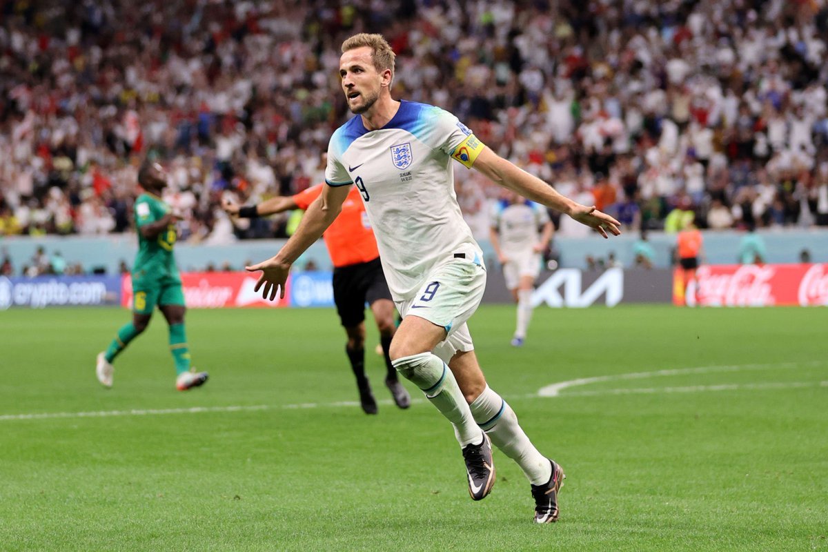 secretshirtco's tweet photo. If Harry Kane scores ANYTIME vs France today we’ll giveaway a https://t.co/0dDyzv8DqA box 📦

To enter 👇

🔄 Retweet this tweet
🤝 Follow us

Good luck! https://t.co/wNop4W3Aus
