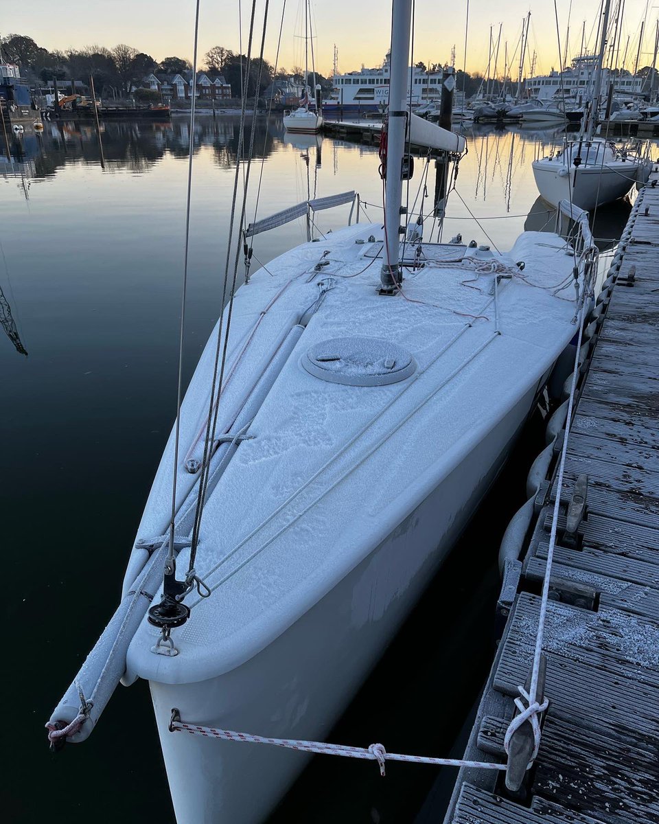 Have to be mad to go sailing in a BOne in these temperatures. Beautiful morning!