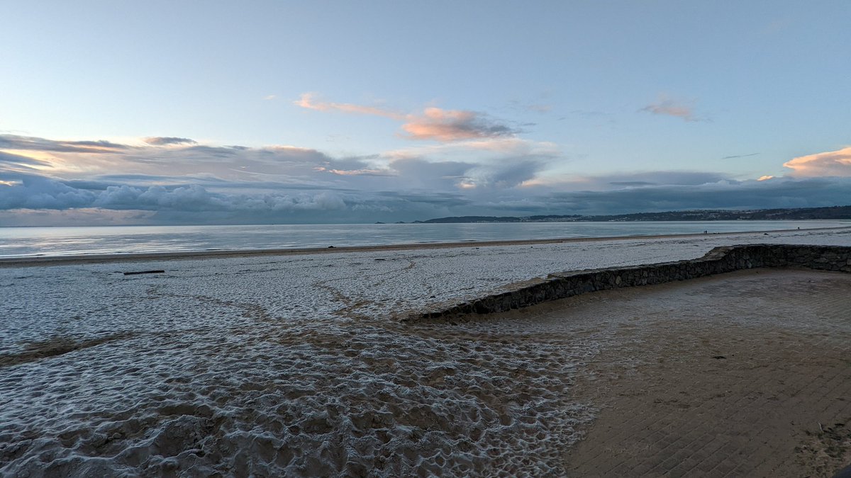 Lovely morning for a parkrun, <a href="/parkrunUK/">parkrun UK</a> <a href="/parkrunCymru/">parkrun Cymru</a> #welshcoast