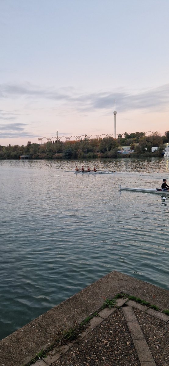 J16 quad kicks off Seville regatta for @ShiplakeCollege