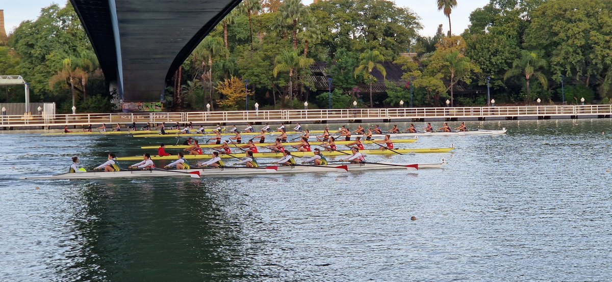 Girls 8+ taking 2nd place in their heat.