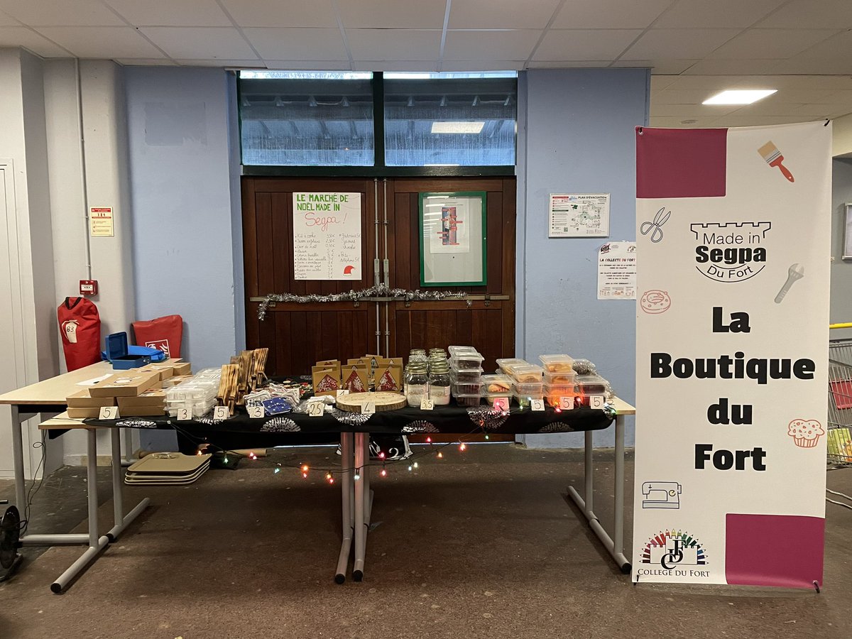 AudreyKharoubi's tweet photo. Qui dit remises des bulletins du 1er trimestre.. dit vente des objets confectionnés à la #Segpa du Fort! 🤩🤩🤩 https://t.co/4PkAEpC1IZ