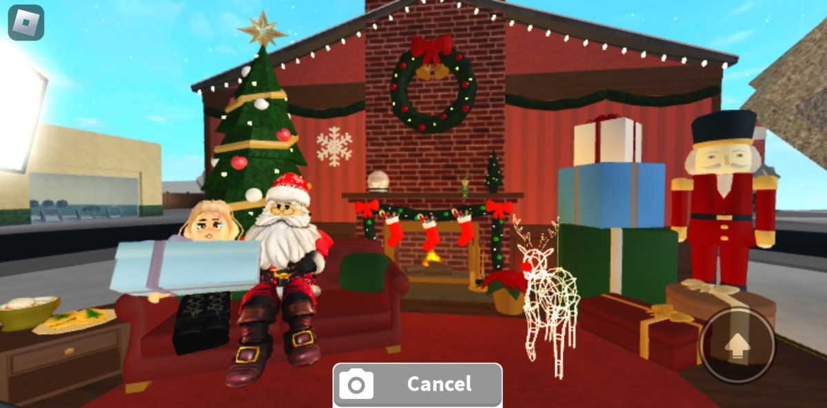 Kittyzzhieee's tweet photo. Hohohoho

#bloxburg #welcometobloxburg #winterinbloxburg https://t.co/cZVDFWccOq
