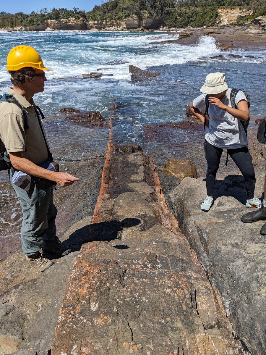 anzic_iodp's tweet photo. Last full day in the field before making our way back to Sydney for our #ANZICmasterclass β°οΈπ
Discovering faults, dykes, mass flows & fossils along the NSW coast, all in stunning weather π
A geologist's dream β€οΈ
#IODP #marinegeology #marinegeoscience https://t.co/ZX683Mu7zc
