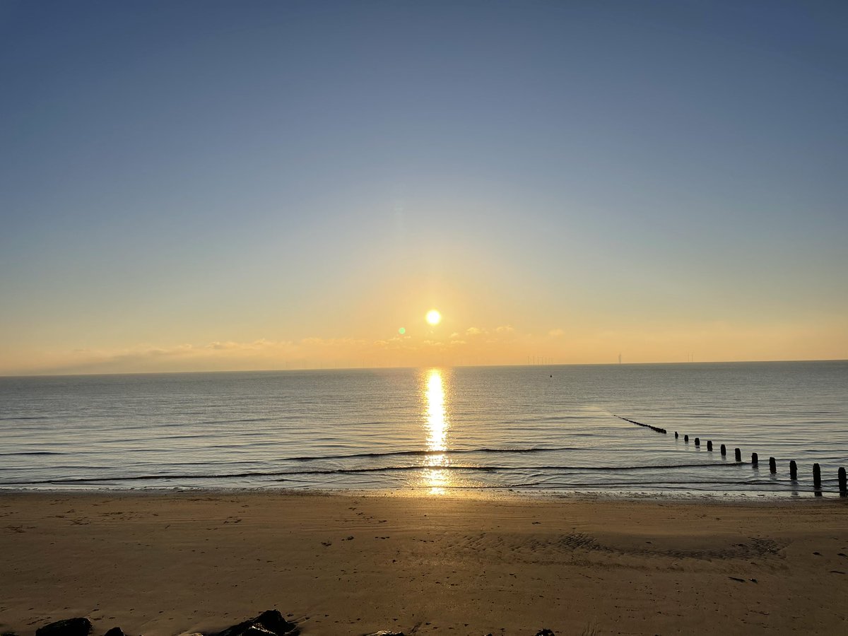 LisaCWillis's tweet photo. A beautiful morning for a #parkrun, I won’t mention just how cold it is! 🥶❄️🥶 https://t.co/z7U3X5n0Do