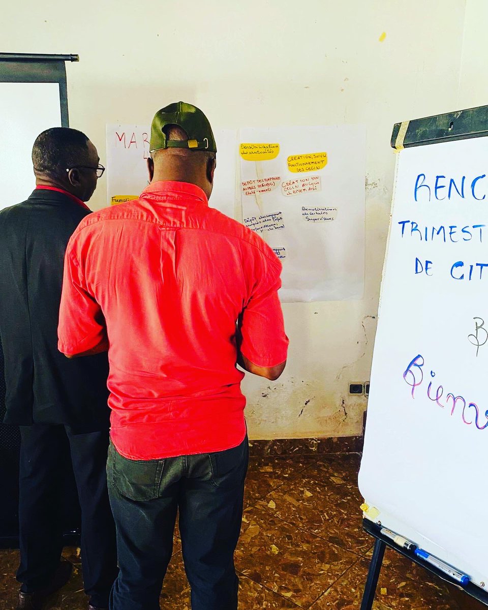 humaneesCMR's tweet photo. #CitizenSchool📚
Les 08 & 09 décembre 2022, s’est tenue au siège de #ZenüNetwork à #Bafoussam, la rencontre trimestrielle d'évaluation du programme.
Cette rencontre regroupait les OSC travaillant sur le programme CitizenSchool
#Humanees #CRC #YSDA #APADER #ONAPED #KFA #PIVJET https://t.co/VeH51NUPv2