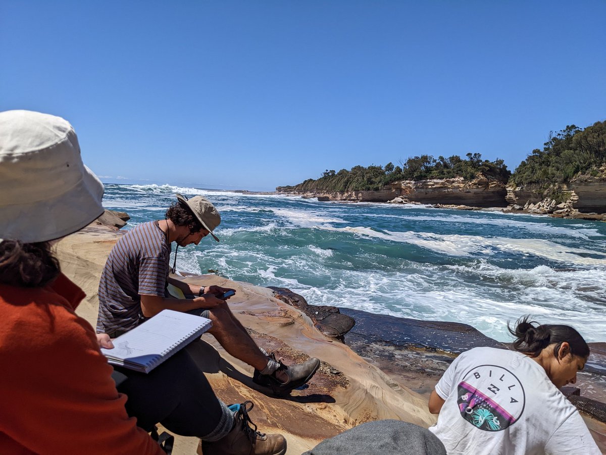 anzic_iodp's tweet photo. Last full day in the field before making our way back to Sydney for our #ANZICmasterclass β°οΈπ
Discovering faults, dykes, mass flows & fossils along the NSW coast, all in stunning weather π
A geologist's dream β€οΈ
#IODP #marinegeology #marinegeoscience https://t.co/ZX683Mu7zc