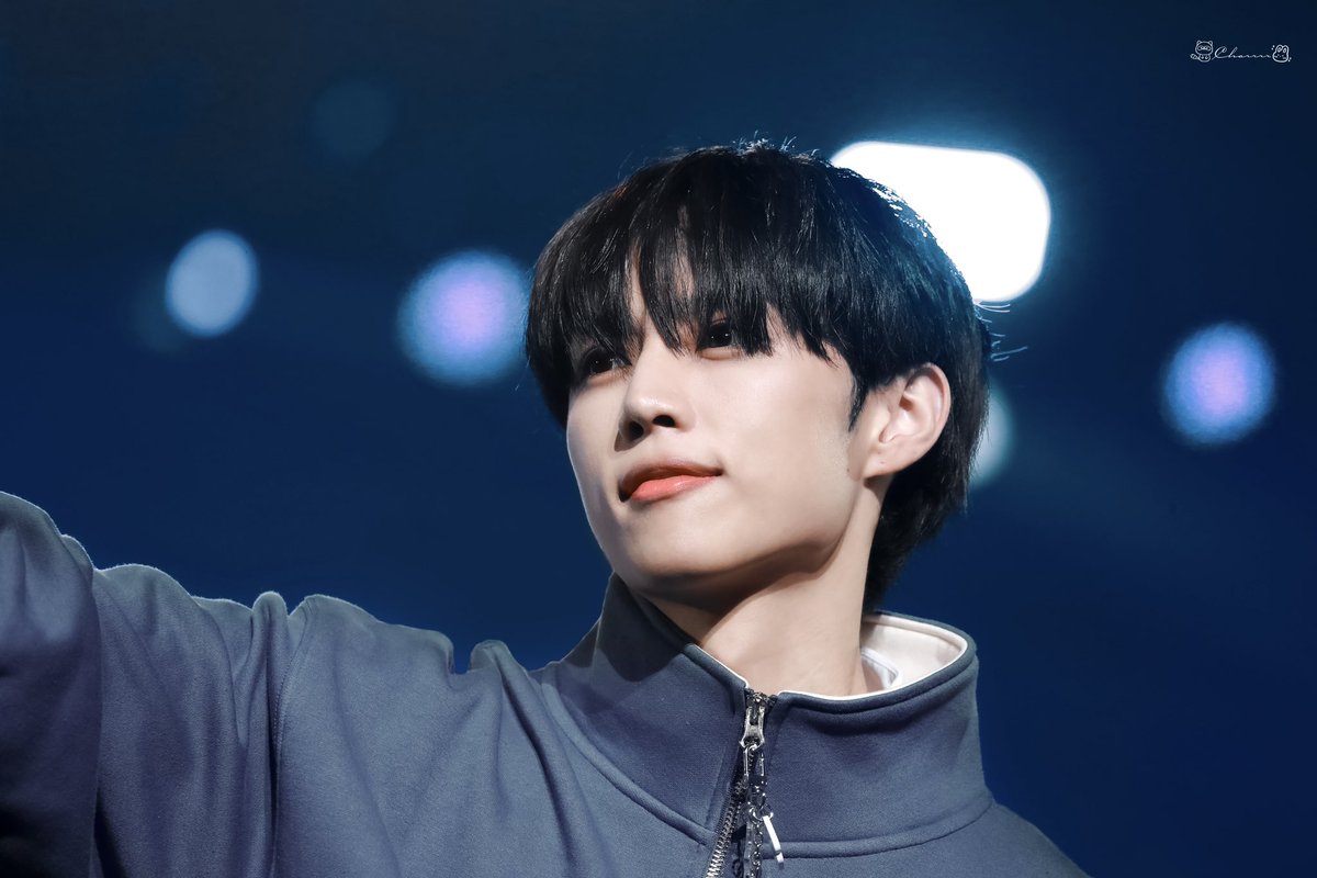 Charrrr999's tweet photo. 221202 221203 The B-Road Day 1+2

#더보이즈 #THEBOYZ #선우 #SUNWOO https://t.co/cTXyvrUdmg