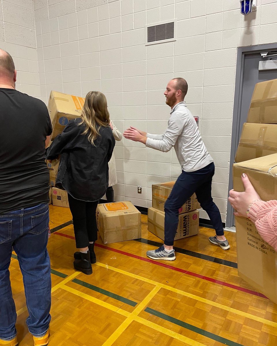 OLOPecsd's tweet photo. A week before @OperationWarm and the FEDEX volunteers arrived, @olopecsd received a special delivery. The excitement for the big day was growing as the staff helped bring in the boxes filled with nearly 500 coats. Our hearts are full. #ecsdfaithinspires #edmontoncatholicschools https://t.co/cqzgQZKIPt