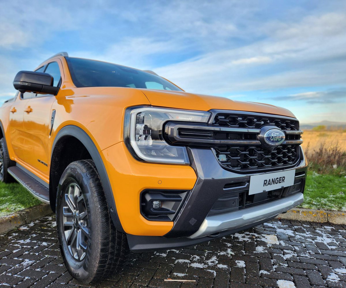 SangKip4's tweet photo. Quick one. Toyota Hilux or Ford Ranger ? https://t.co/BxsXwd93uq