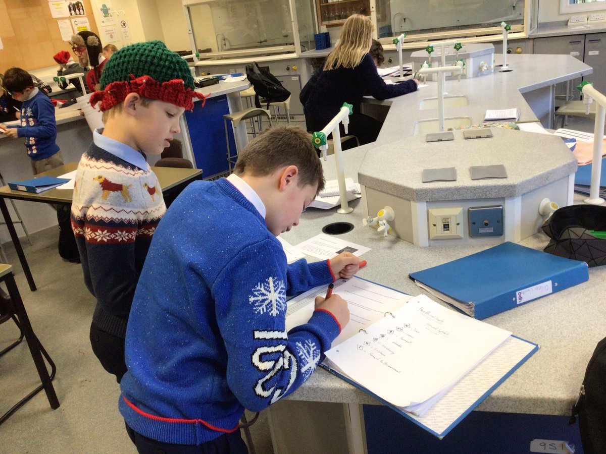 AmpCollScience's tweet photo. Our Year 7 Science students were learning about great female scientists this week. #WomenInSTEM…Plenty to choose from including Rosalind Franklin, Rachel Carson, Ada Lovelace, Marie Curie and Dorothy Hodgkin @AmpleforthColl https://t.co/FhKBtYvLGQ