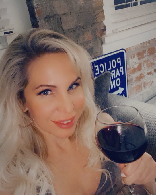 Kisses! What do you want for Christmas? https://t.co/EKxsY8zYAO<a href="/tag/fitnessmotivation"class="tags"><span>#fitnessmotivation</span></a>