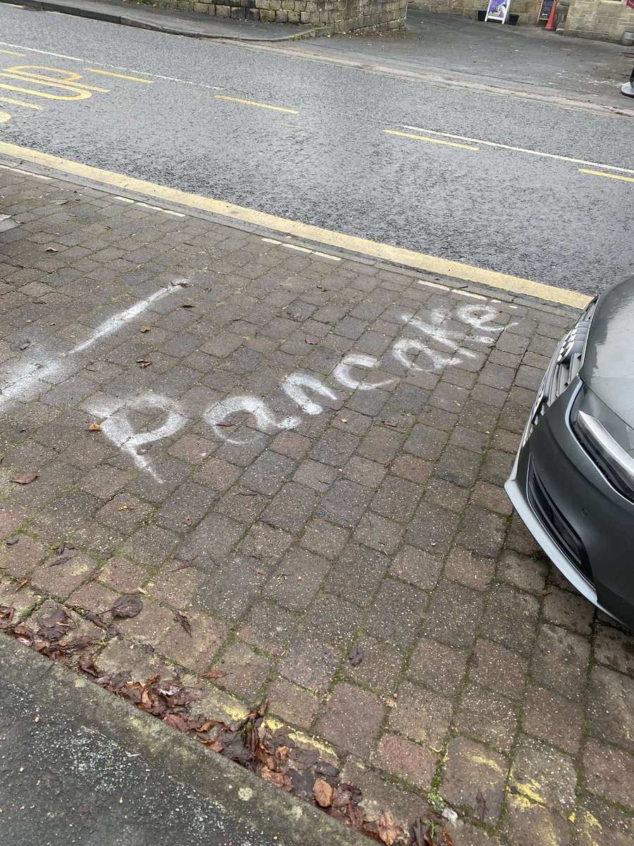 #passthepod <a href="/petercrouch/">Peter Crouch</a> <a href="/Chris_Stark/">Chris Stark</a>