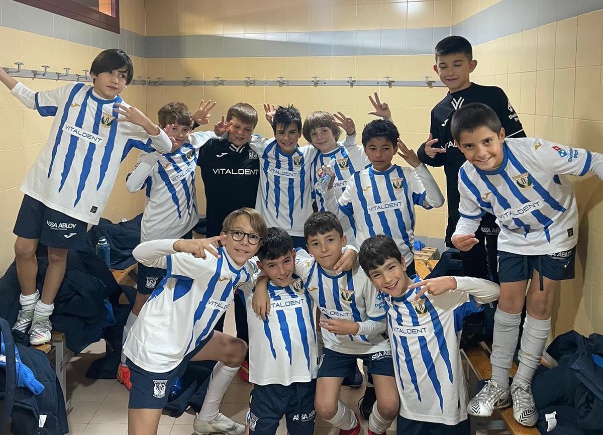 📋 Resultados #CanteraPepinera

✅ Victoria del 𝗔𝗟𝗘𝗩𝗜́𝗡 𝗕 𝗙𝟳
👉 5-2
🆚 Fundación Rayo Vallecano ‘A’

👟💥 Marcaron GOL:
⚽️⚽️⚽️ Marcos García
⚽️ Tomás 
⚽️ Julián