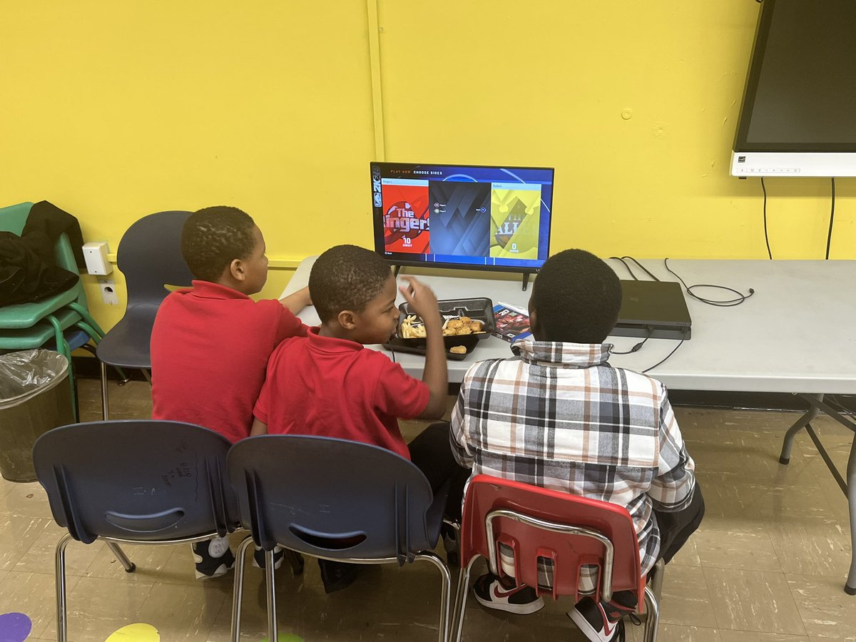 greatnessnu's tweet photo. BLACK YOUNG MALE GENIUS: Building Better Men Program pizza party/video games FUNDAY. #ourboyscount, #humanDATA, #sayplaydetroit https://t.co/u3KZIgEChd