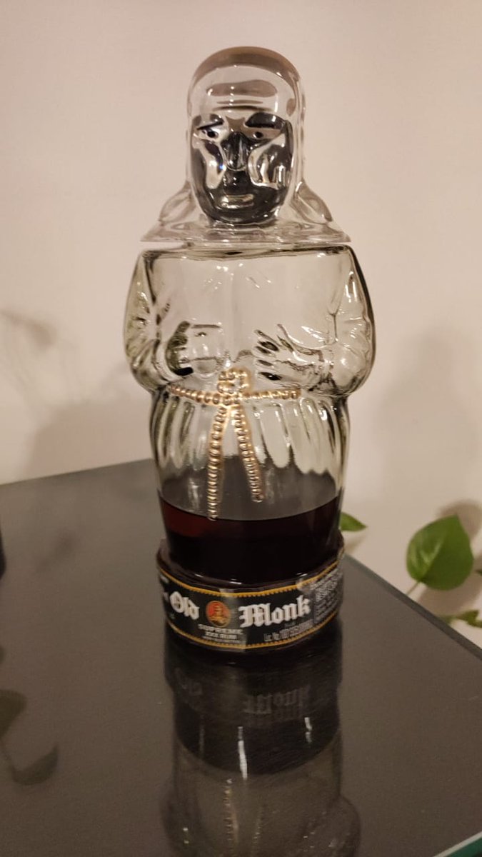 vinatewa_vinay's tweet photo. @TheRadFactor So much wisdom in #DrunkTwitter!! It should be renamed #MonkTwitter ...
(I mean Old Monk type) 😂😂🥃🤣🤣 https://t.co/7B1Ct5oyMI