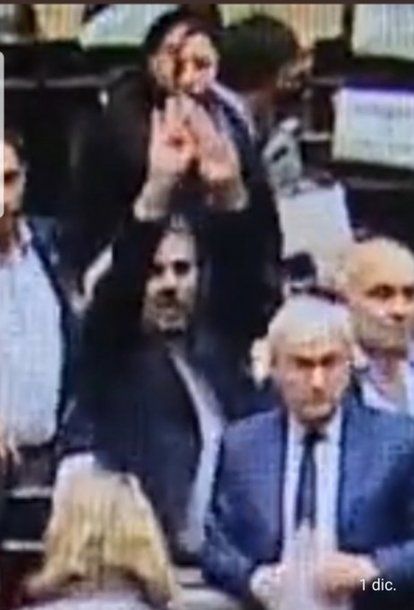 PERIODlSTAPERON's tweet photo. "Inadmisible, ofensivo, vulgar" / Siga siga https://t.co/6hg24ehhGk