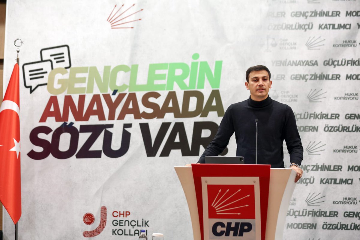 yepyenigenclik's tweet photo. GENÇLERİN ANAYASADA SÖZÜ VAR!

Genel Başkanımız Kemal Kılıçdaroğlu'nun katılımlarıyla Hukuk Komisyonumuzca düzenlenen çalıştayımızı tamamladık.

"Cumhuriyetin ikinci yüzyılına yakışır genç anayasada; gençlerin de sözü olacak!" https://t.co/k1Mg1l8wWF