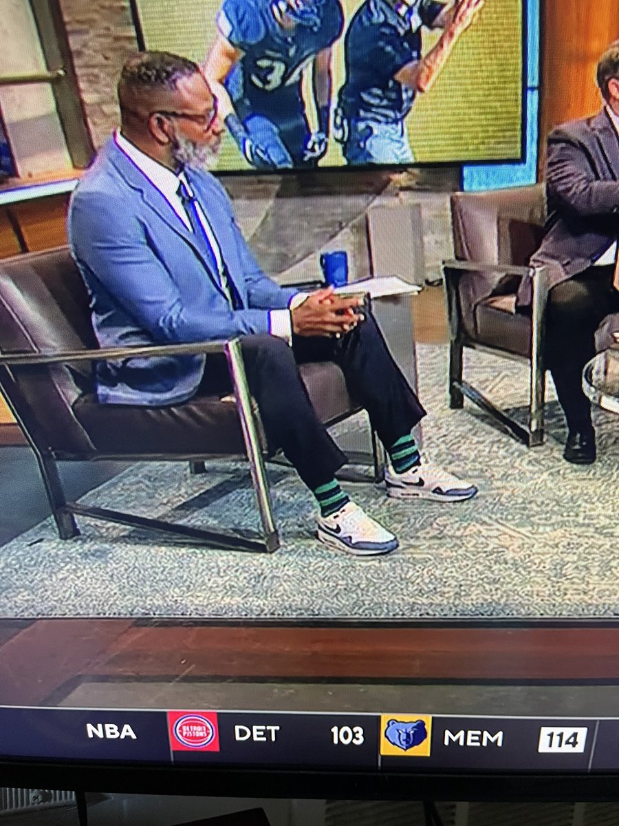 Mary Elizabeth (@alwaysmesd) on Twitter photo Saturday mornings with <a href="/CBSSports/">CBS Sports</a> and as always <a href="/JonesN4mo/">Brian B.J. Jones</a> is 😎 #SockGame is as important as the #Shoes #GrownFolksKnow Saturday mornings with <a href="/CBSSports/">CBS Sports</a> and as always <a href="/JonesN4mo/">Brian B.J. Jones</a> is 😎 #SockGame is as important as the #Shoes #GrownFolksKnow