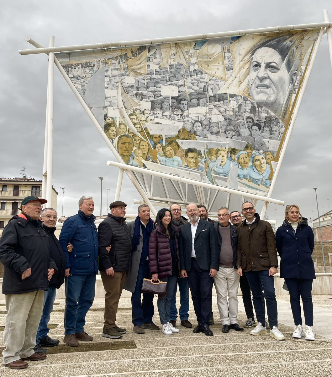 Si parte da qui, dai luoghi di Giuseppe Di Vittorio a Cerignola: dal lavoro e la sua dignità. Dai diritti delle persone

#congressopd