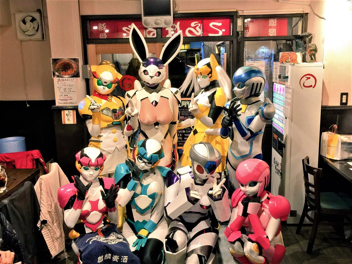 seikaitube's tweet photo. にょロ忘年会(*^-^*)
過去３回のにょらぼるた忘年会など！
あれっおかしいなぁ？
何故か目から水滴が(T_T)
＃にょロ忘年会 
＃こらぼるた https://t.co/07s1xW1v8v